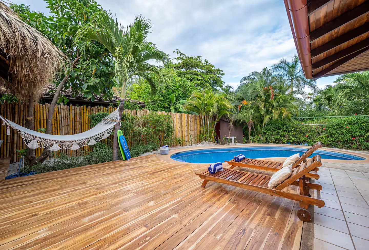 Pool and deck of Casa Bandera Roja, vacation rental property of Top Luxury Villa