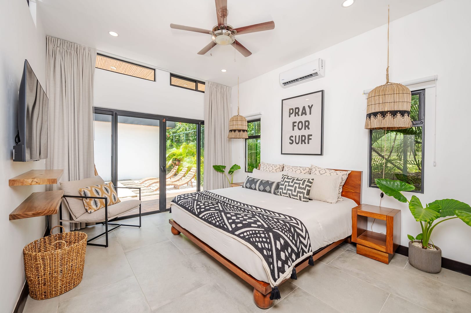 Howler Hideaway bedroom with furnishings